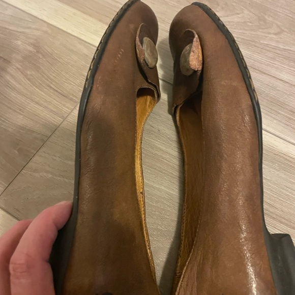 Shoes - Picture 6 of 8